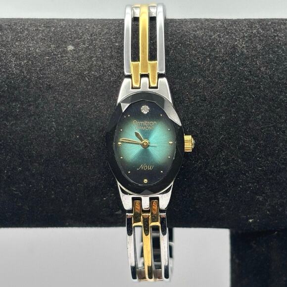 Stunning Gold & Silver Armitron Watch - Picture 3 of 5